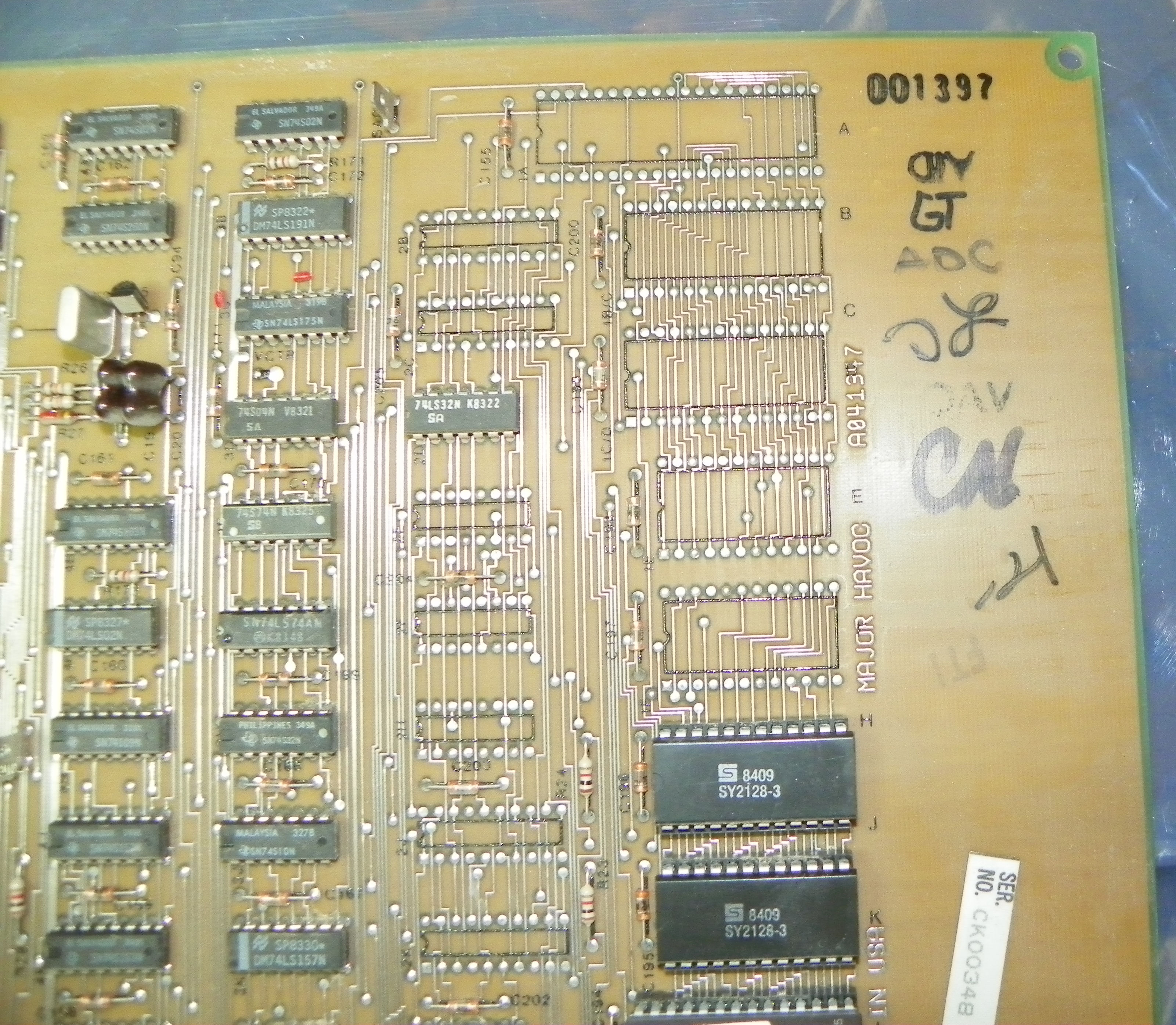 サ Celine sunglasses with thin rims in black and gold - E-SEVEN